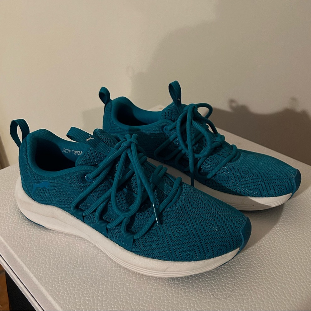 Puma soft foam dark turquoise size 5.5, lightly worn.